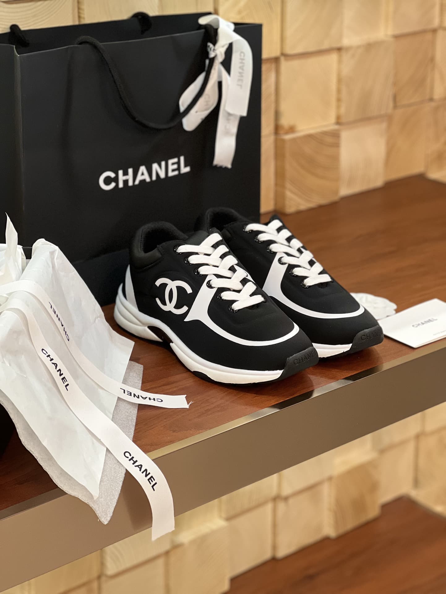 Chanel Sneaker Shoes Men Women