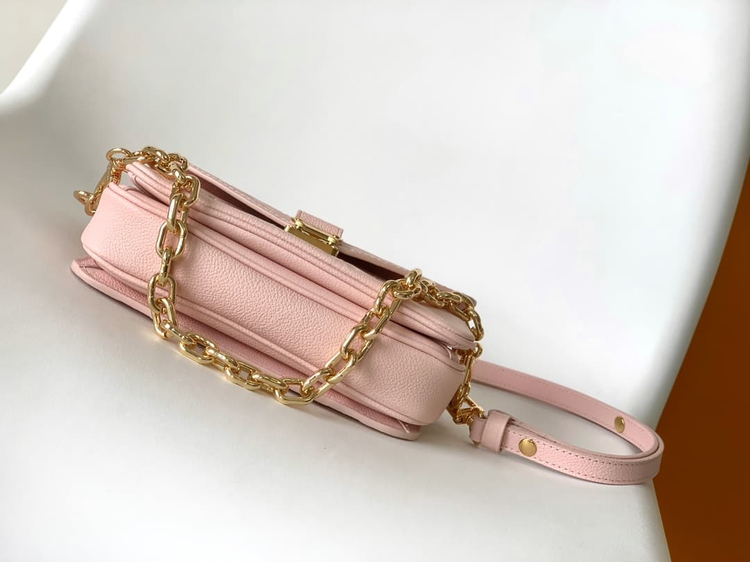 Louis Vuitton POCHETTE MÉTIS EAST WEST Pink Grained cowhide leather M47045 High