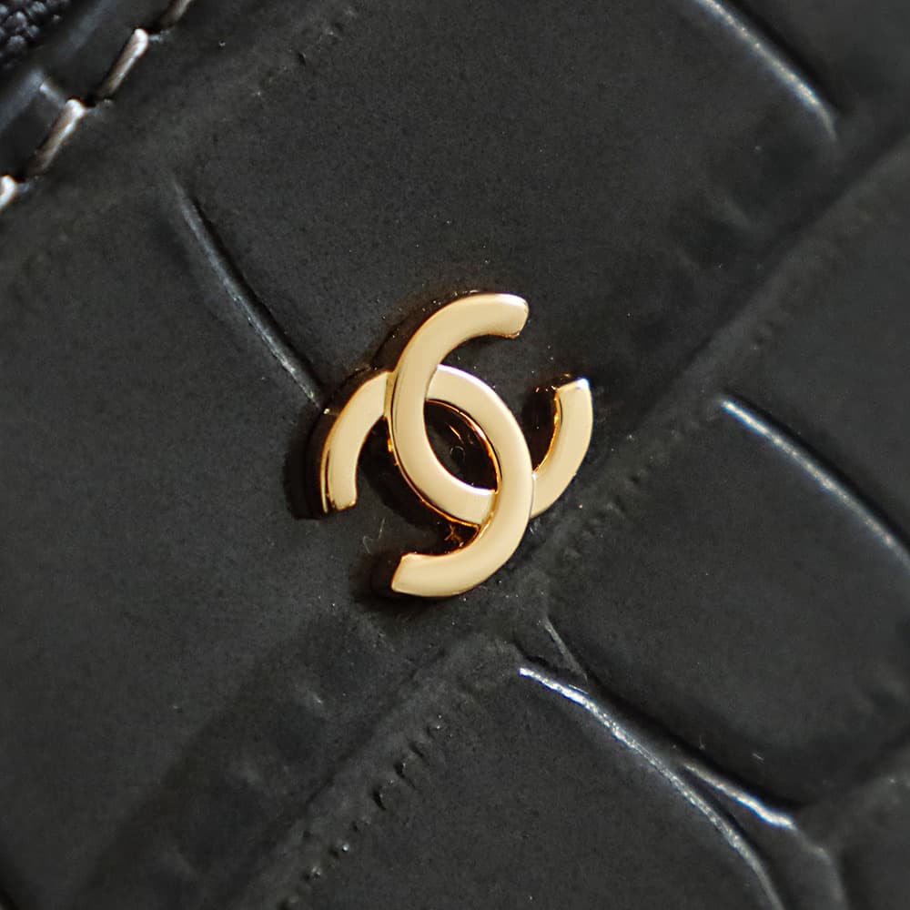 Chanel Small Vanity with chain Crocodile Embossed Calfskin& Gold-Tone Metal Black AS5195 A