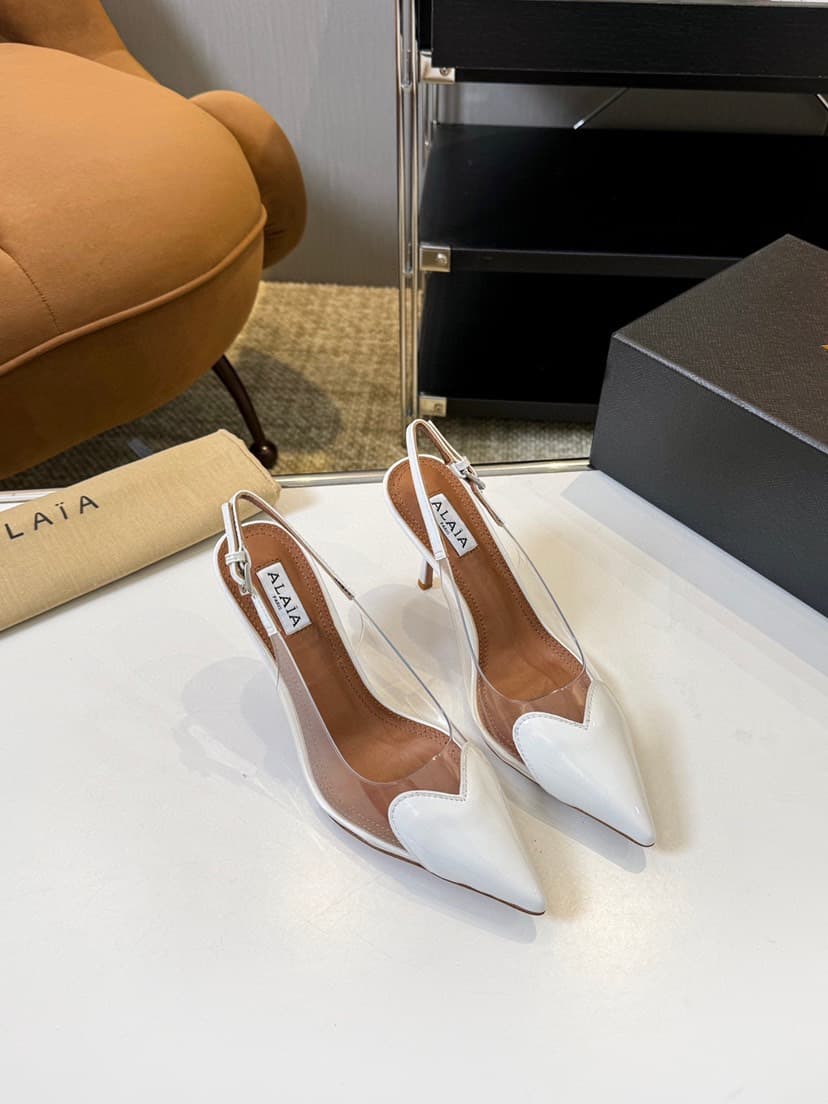 Alaïa Le Cœur slingback pumps