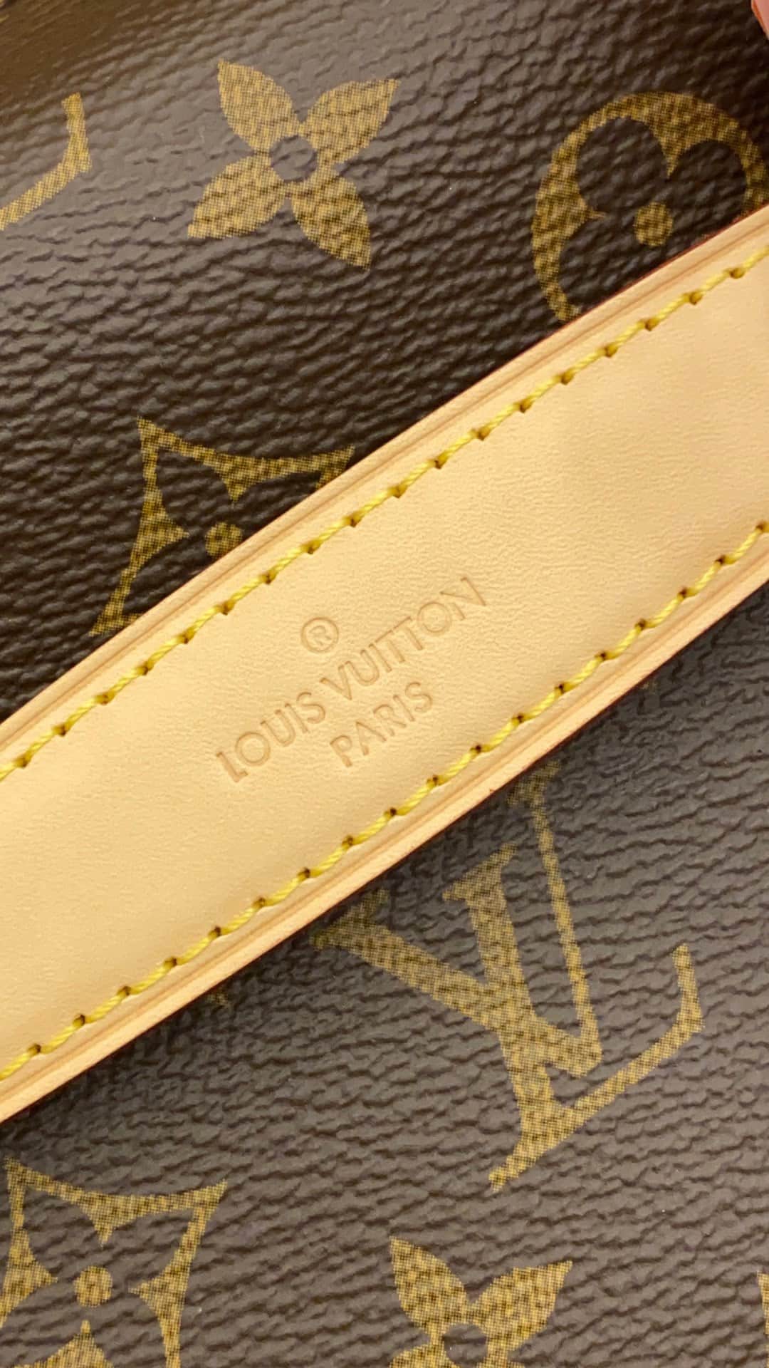 Louis Vuitton Bumbag Monogram canvas M43644 Top