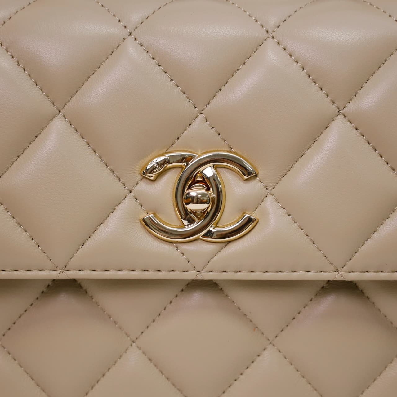 SMALL FLAP BAG WITH TOP HANDLE Lambskin Gold Metal Beige A