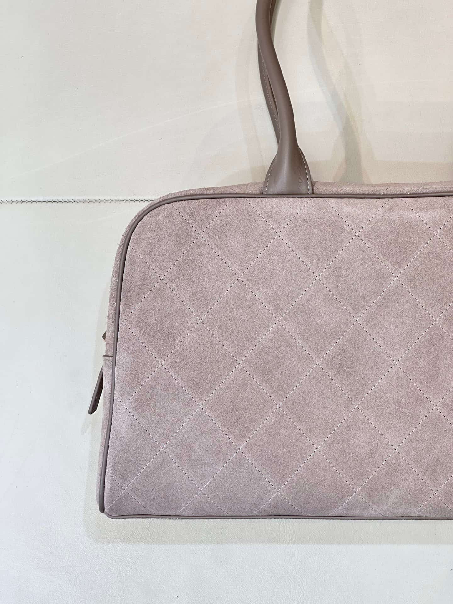Chanel Maxi bowling bag Suede calfskin & Gold-Tone Metal Grey AS6211 TOP