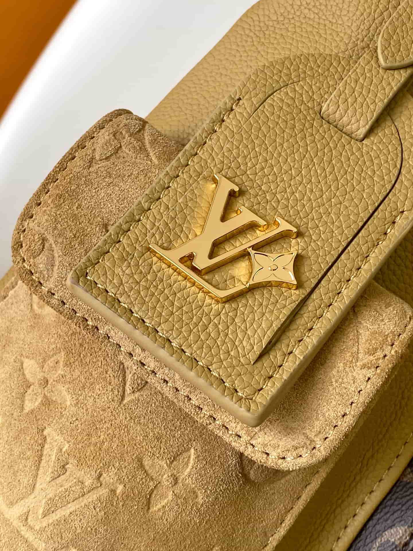 Louis Vuitton Grained Cowhide Monogram Hobo Cargo Bag M12697 High