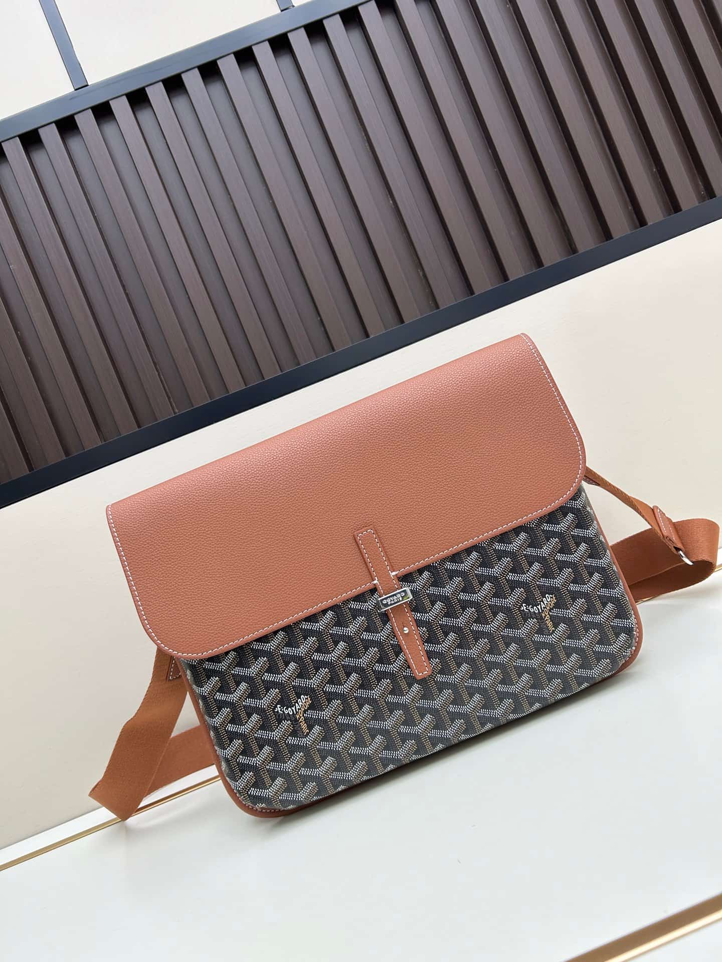Goyard Coursier Messenger Bag Brown Mid