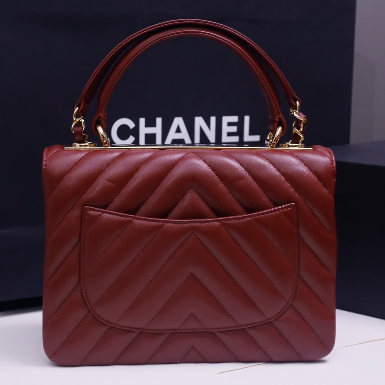 SMALL FLAP BAG WITH TOP HANDLE Lambskin Gold Metal Burgundy A