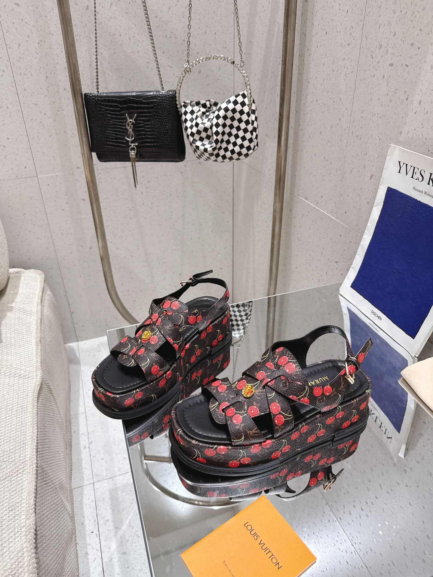Louis Vuitton Sandal shoes Women
