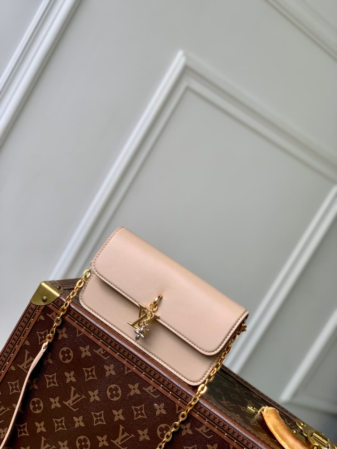 Louis Vuitton Wallet On Chain LV Bloom Macchiato Cream Calfskin leather M14581 High