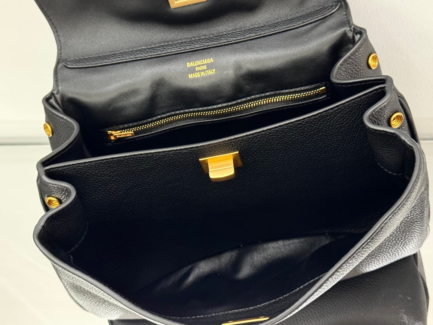 Balenciaga Rodeo Small Bag in Black Leather With Gold-Tone Metal TOP