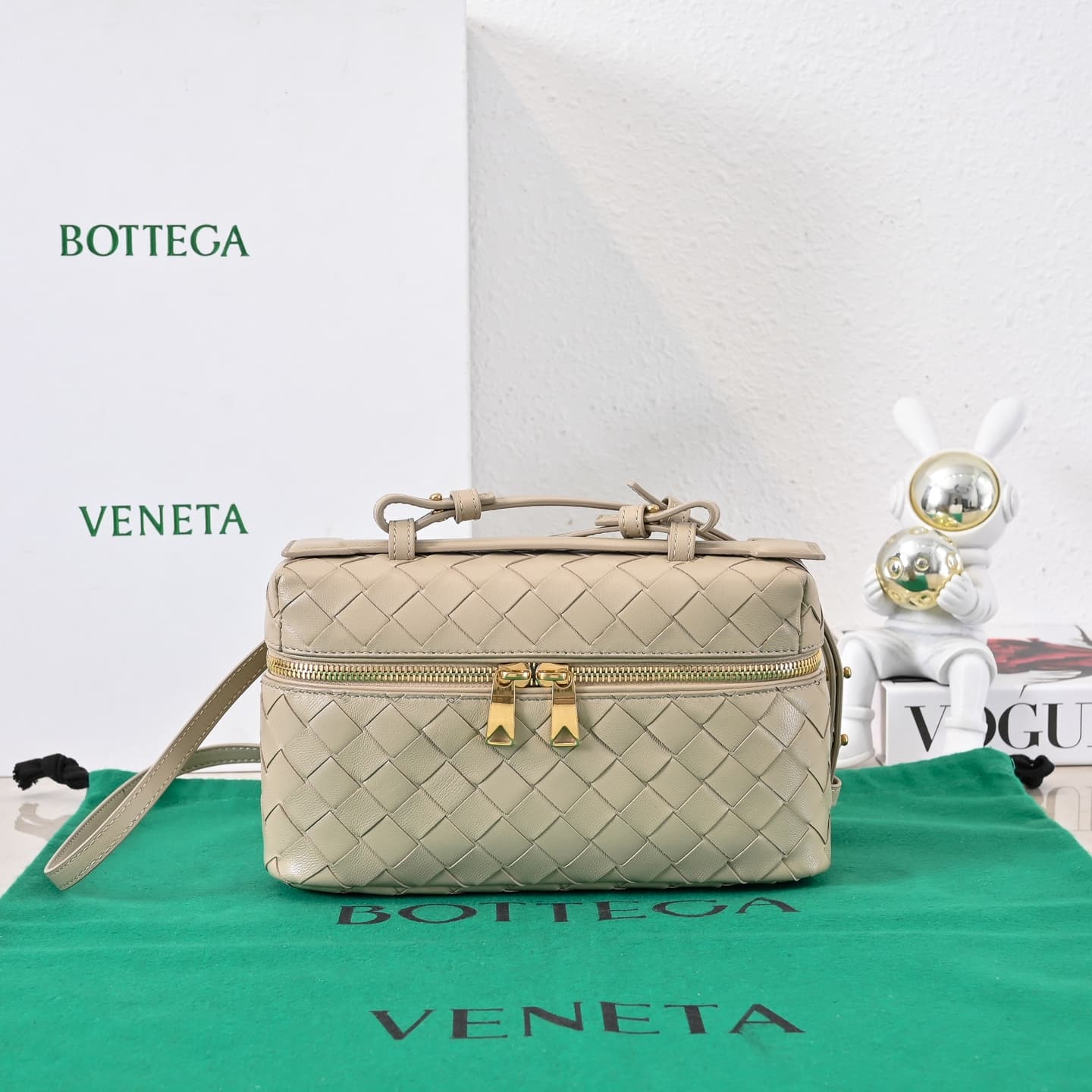 BV Bang Bang Vanity mini intrecciato leather High