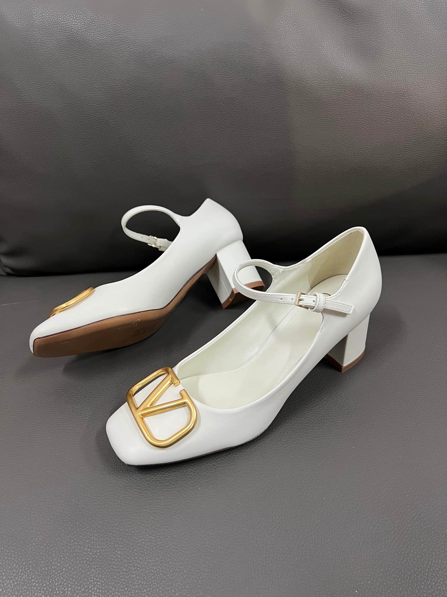 Valentino Garavani VLogo Mary Jane Pumps