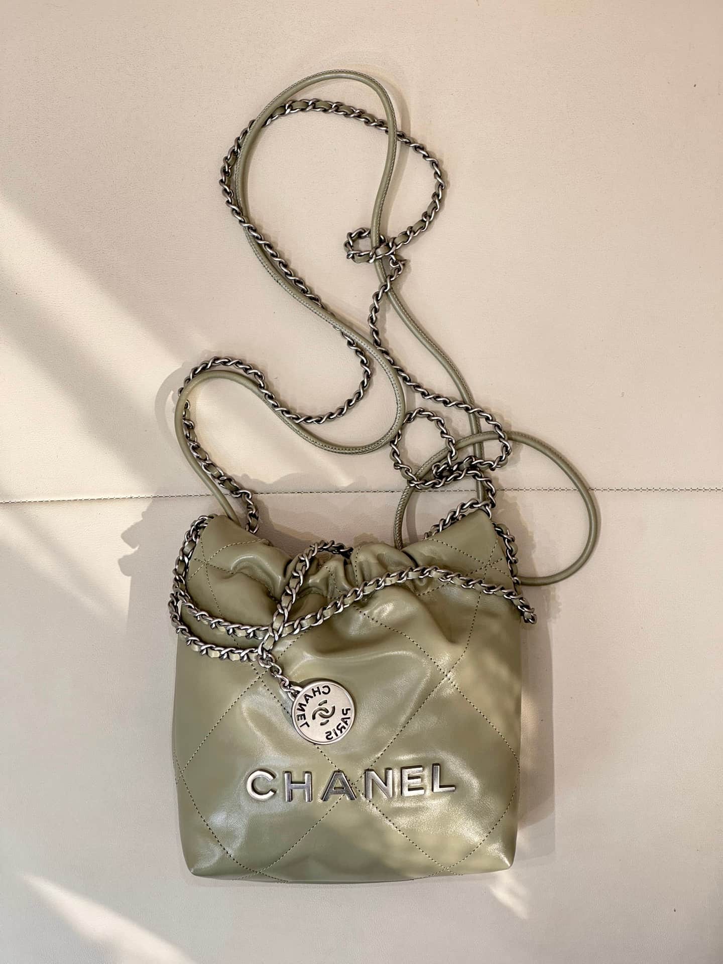 Chanel 22 MINI HANDBAG Shiny Calfskin Khaki Green & Silver-Tone Metal AS3980 TOP