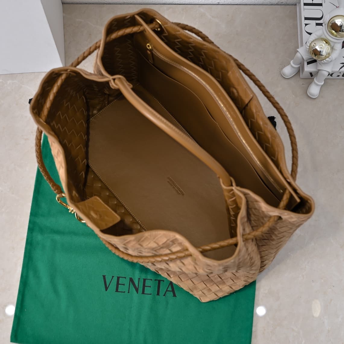 BV Andiamo Large tote bag in beige suede leather High