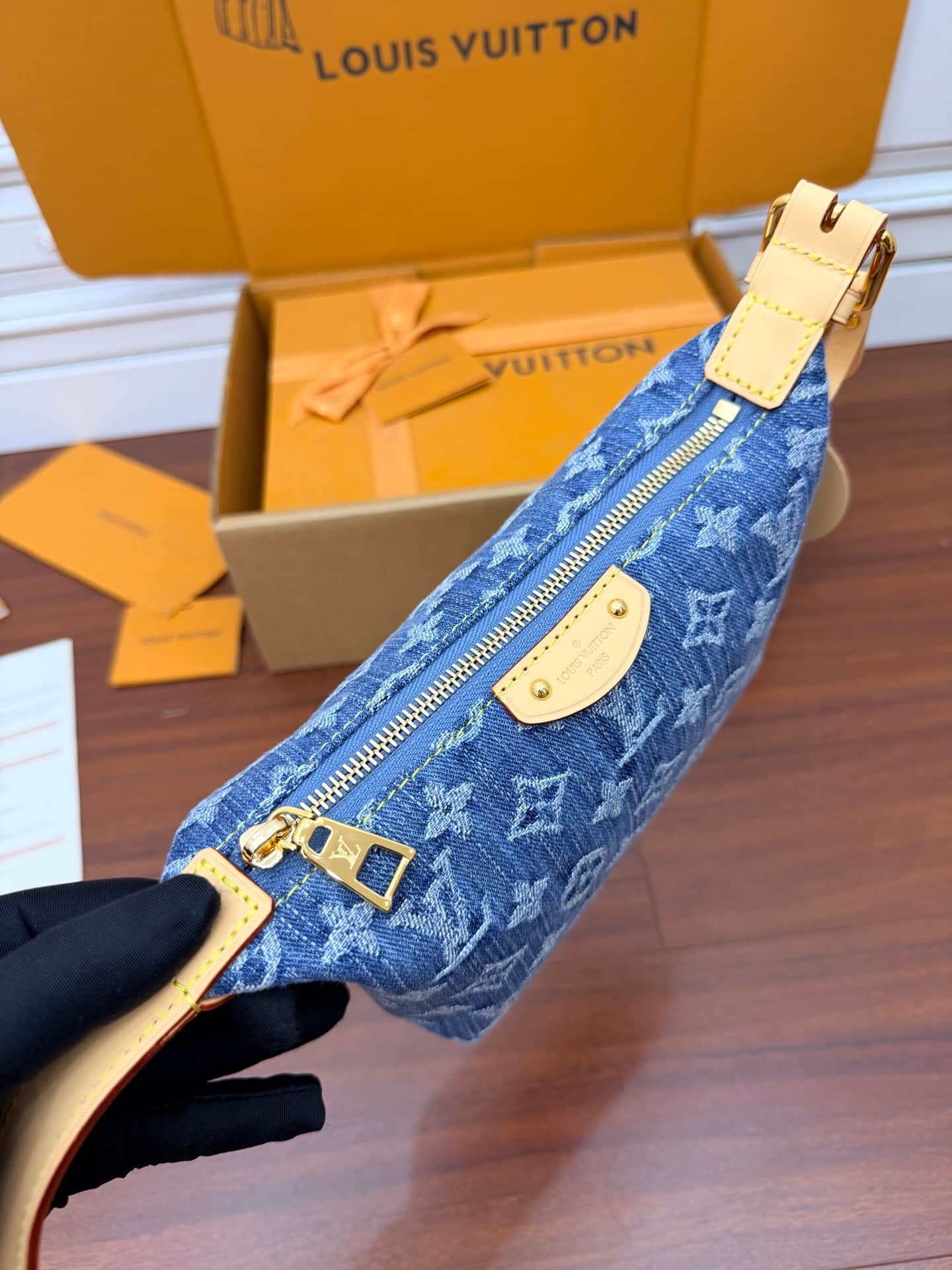 Louis Vuitton Monogram Denim Hills Pochette Monogram Canvas M82949 TOP