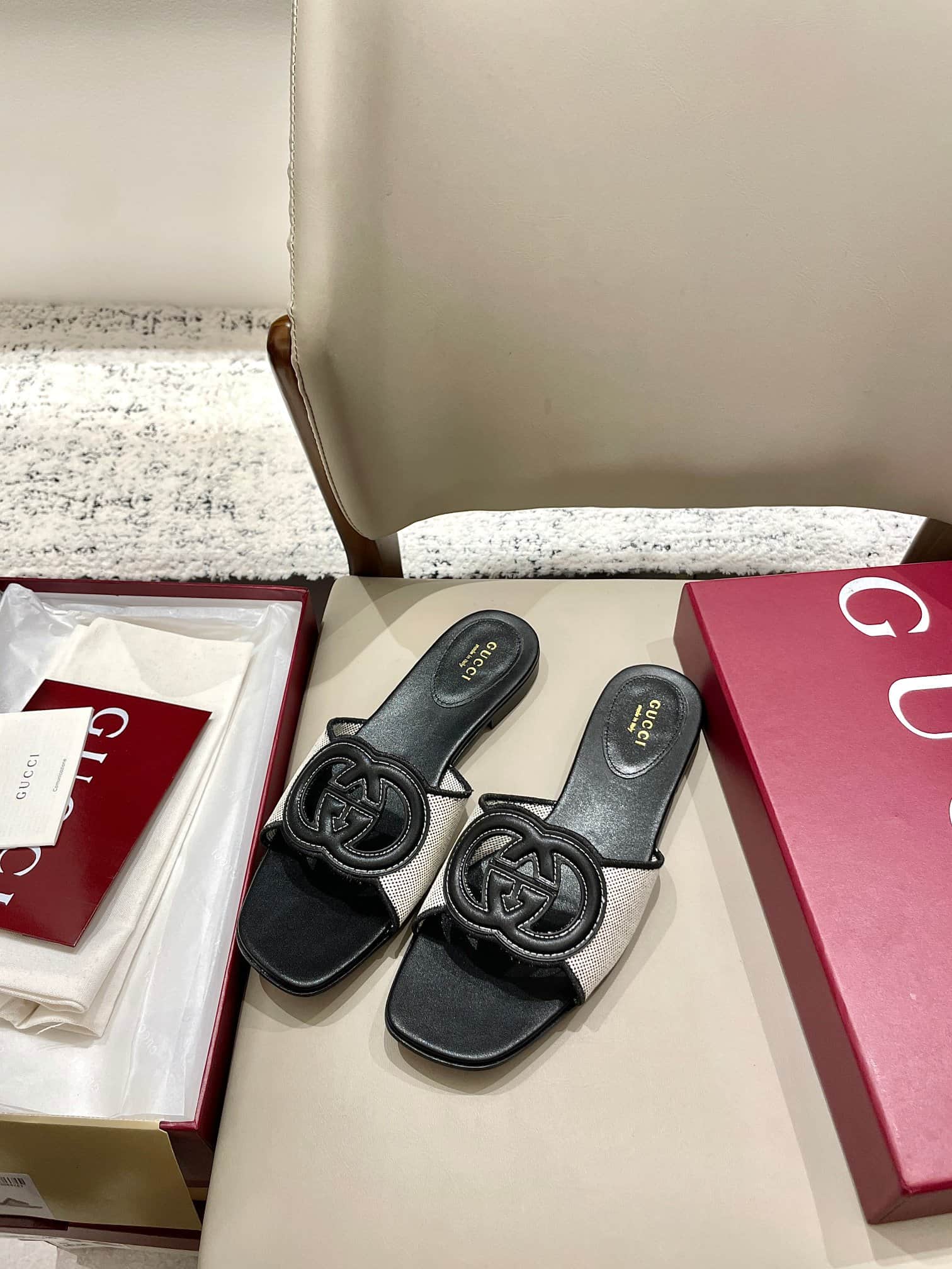 Gucci Women's slide sandal with Interlocking G