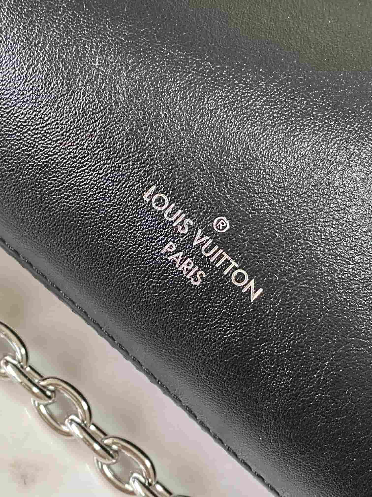 Louis Vuitton Slim Trunk Calf leather M25445 Top