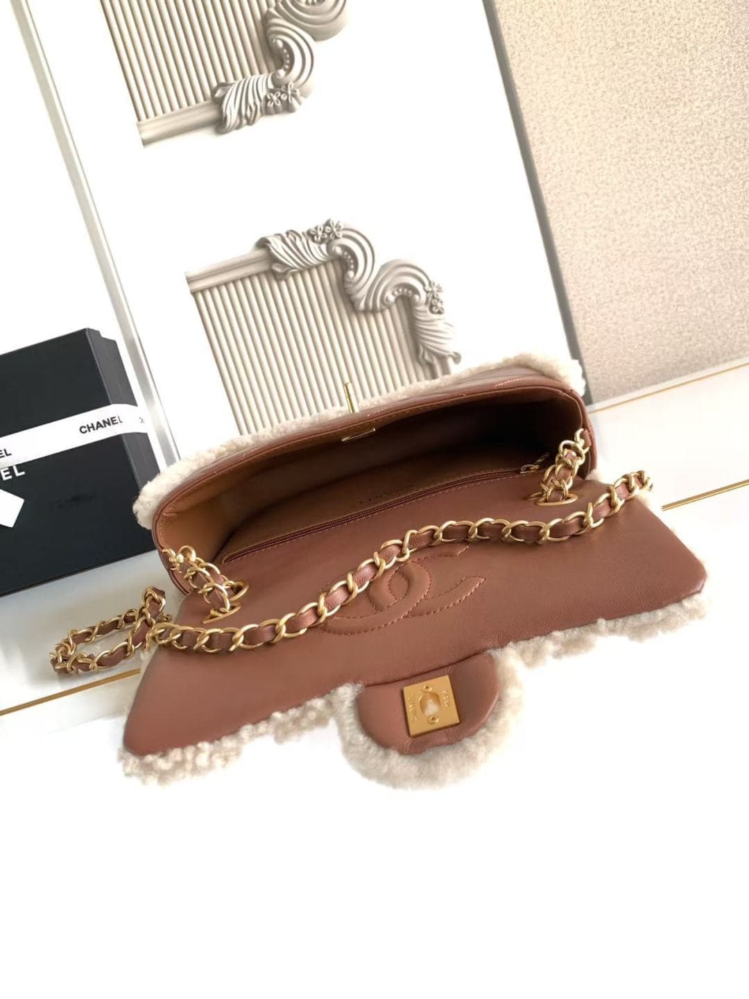 Chanel Small Shearling Flap Bag in Brown lambskin with beige shearling & Gold-Tone Metal AS5149 A