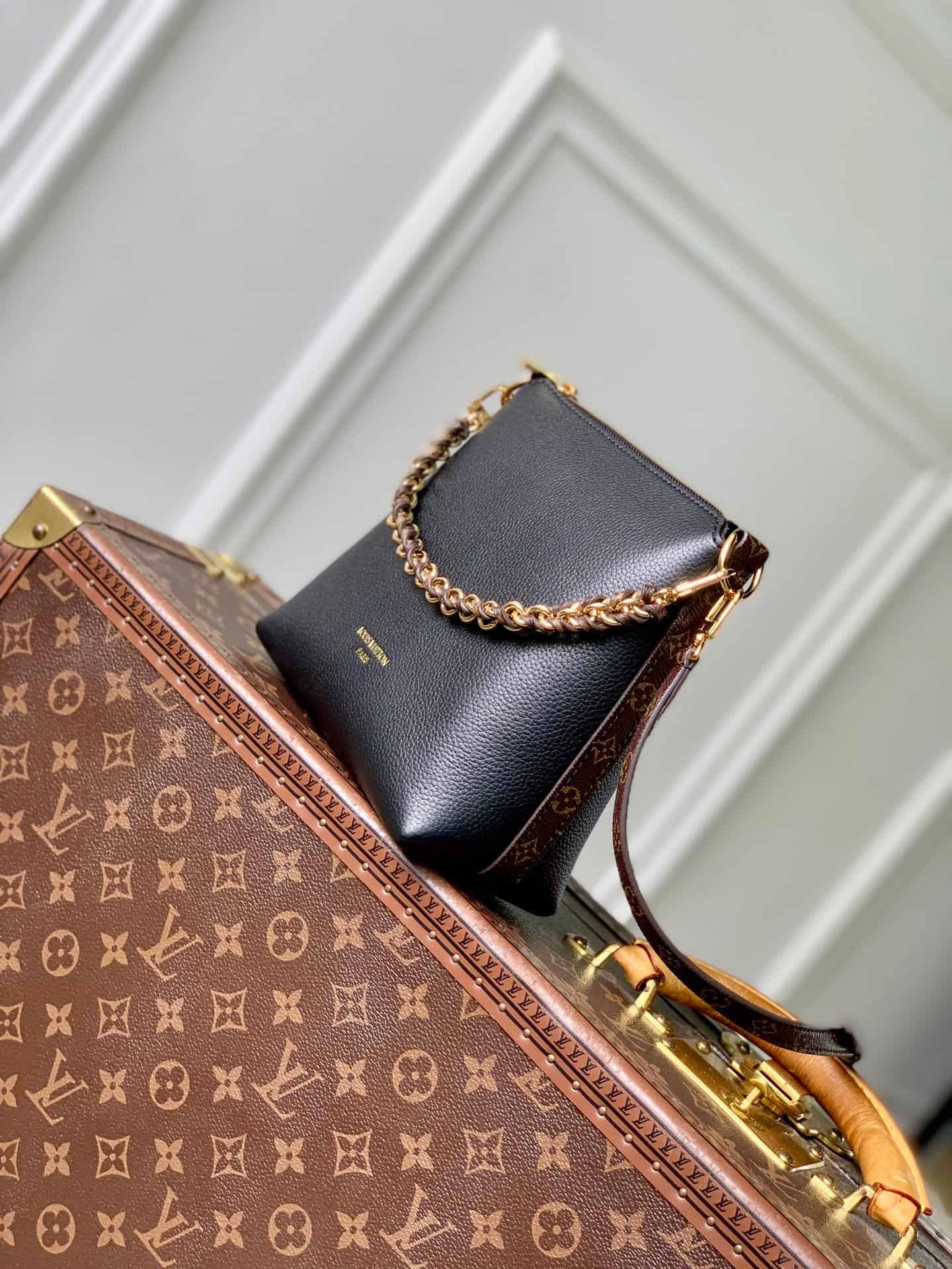 Louis Vuitton Multipass Mini Black Calfskin leather M2A840 High