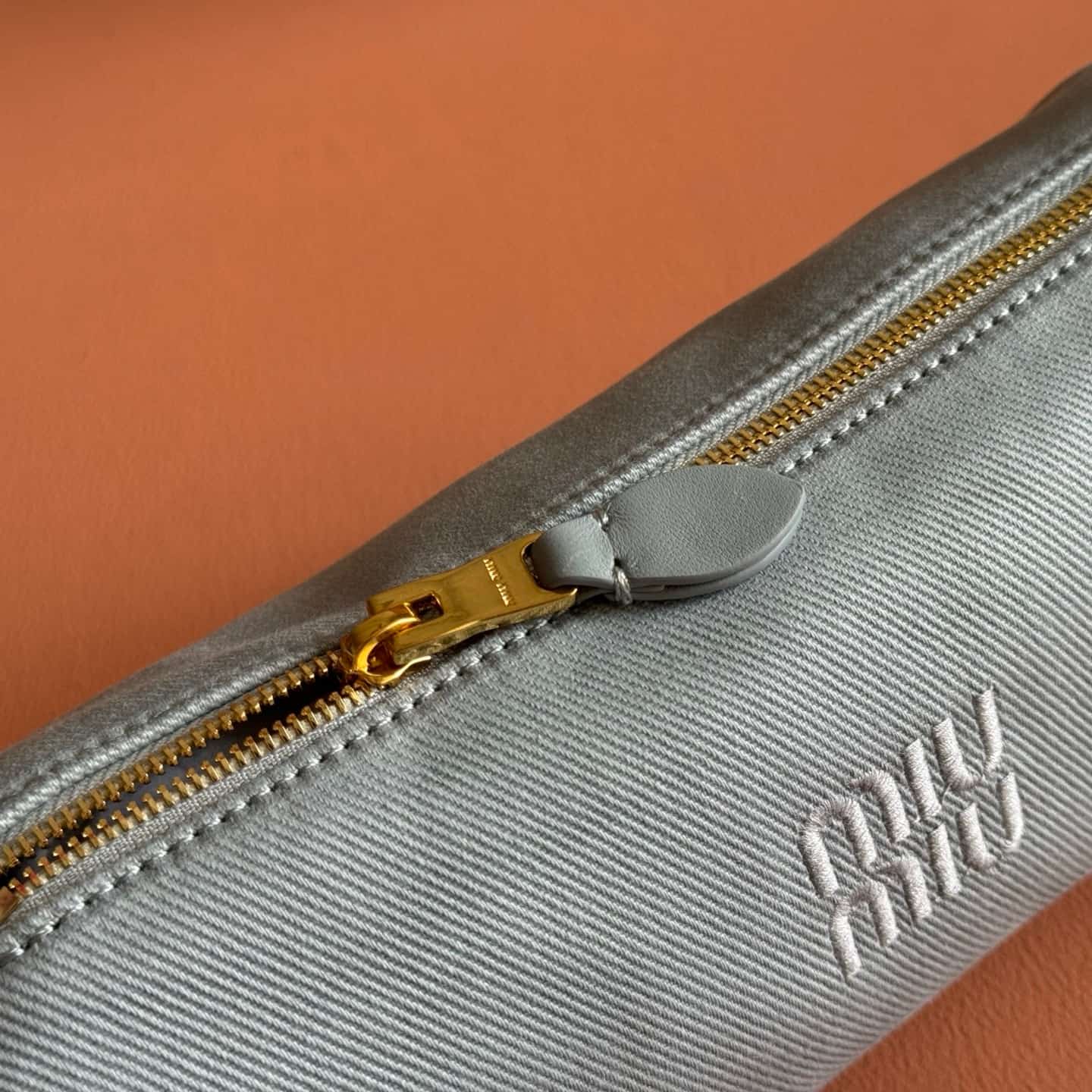 Miu Miu Gabardine pouch Astral Blue/Amaranth 5NE853 TOP