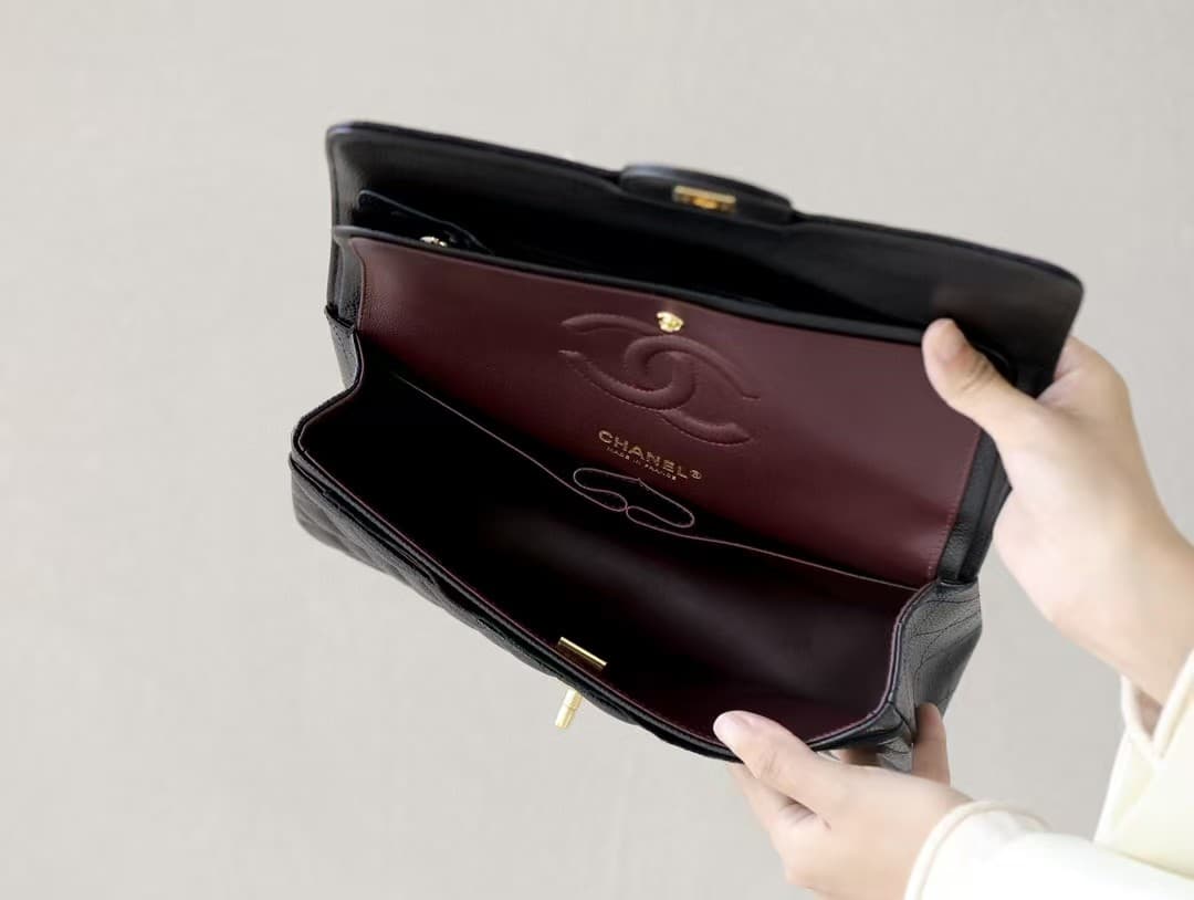 Chanel Medium CLASSIC HANDBAG Grained Calfskin Black Gold Metal TOP