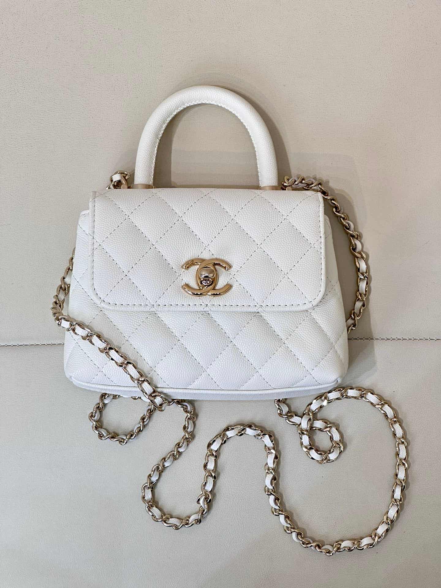 Chanel Clutch with chain Grained Calfskin & Gold-Tone Metal White AP4244 TOP