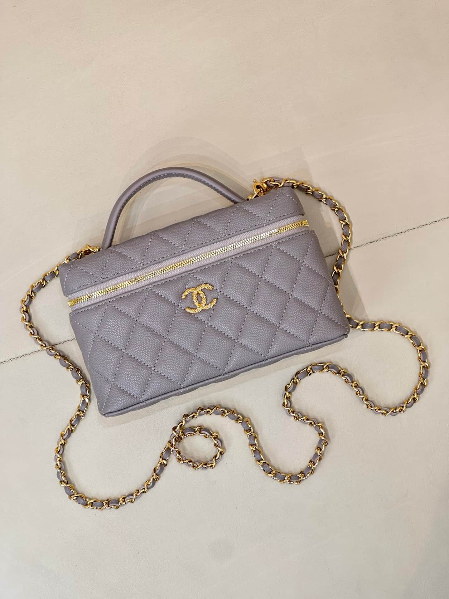 Chanel Classic Vanity With Chain Grained Shiny Calfskin & Gold-Tone Metal Grey AP5090 TOP