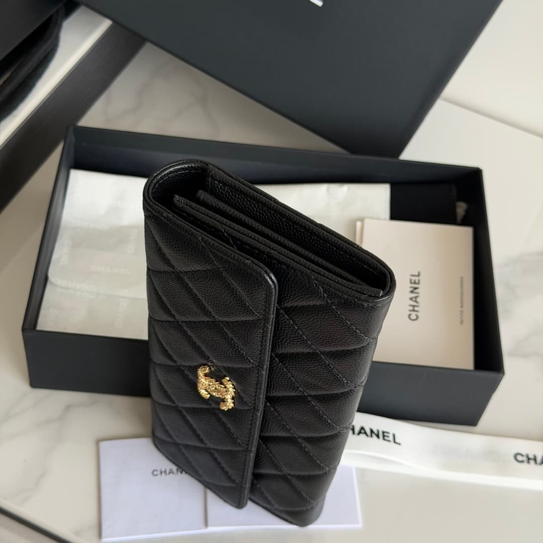 Chanel Wallet Shiny Grained Calfskin Strass & Gold-Tone Metal Black AP5076 High