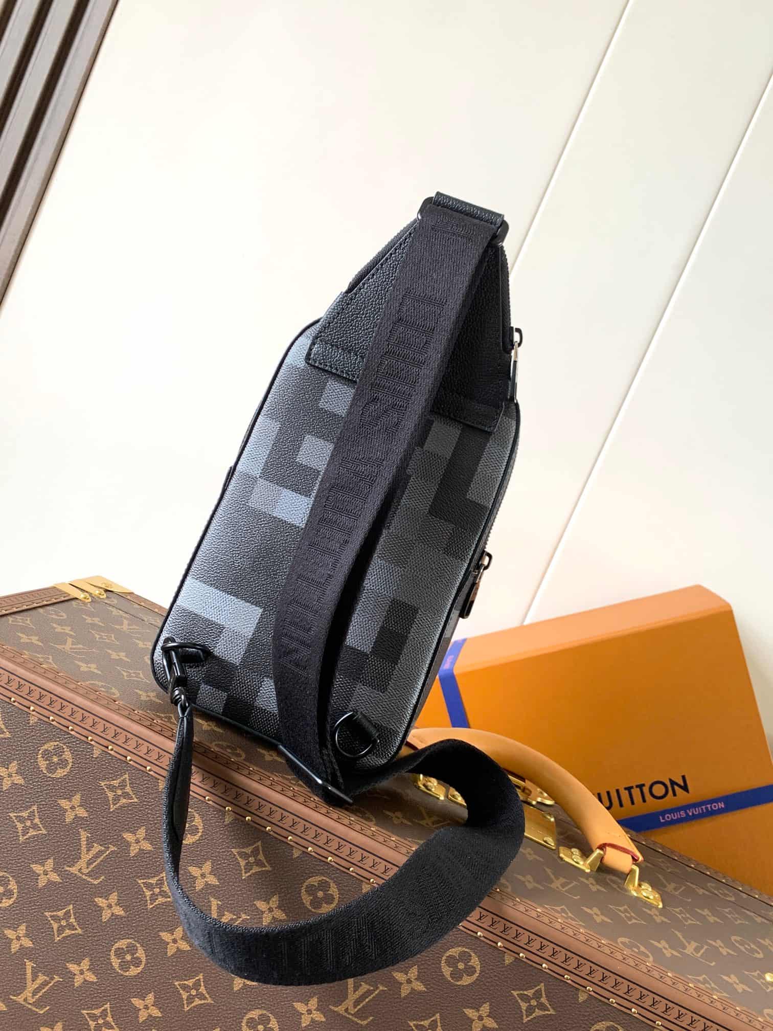 Louis Vuitton Avenue Slingbag Damoflage Black coated canvas M14953 High