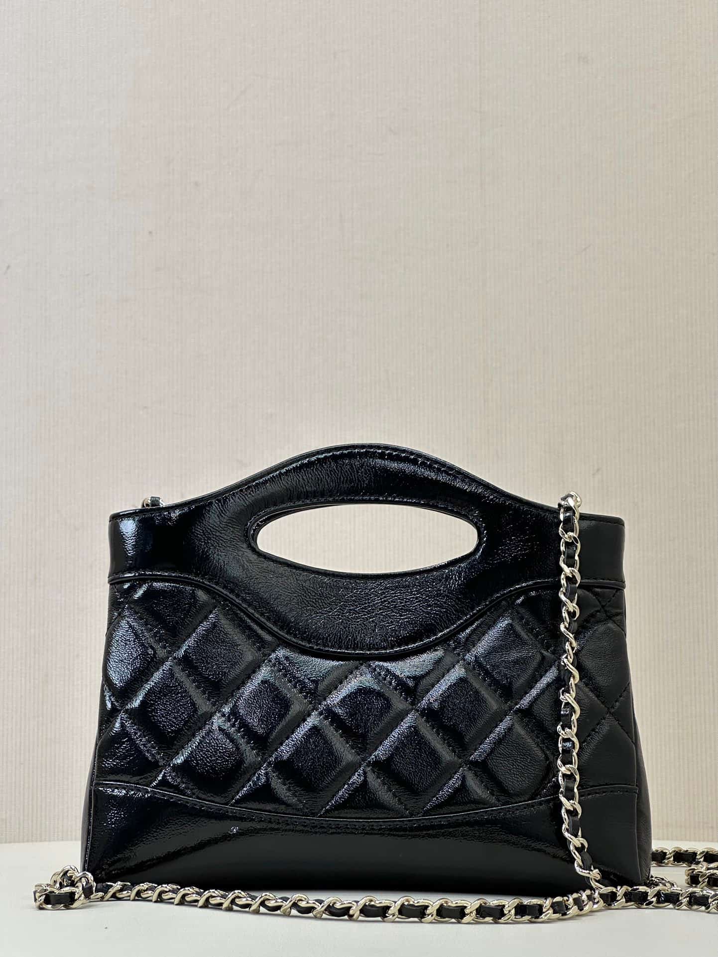 Chanel Clutch with chain Lambskin & Gold-Tone Metal AP3656 Black TOP