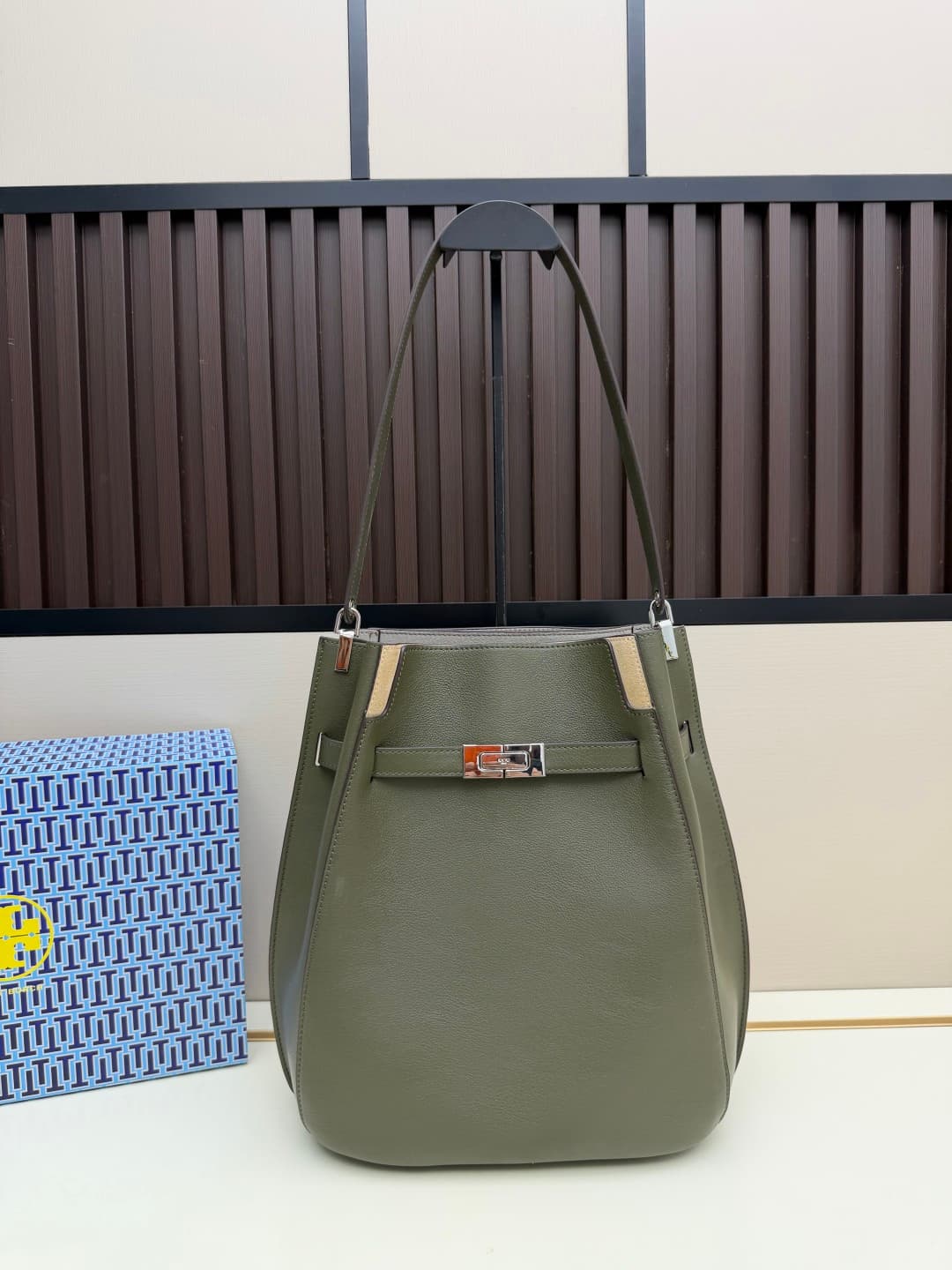 Tory Burch Lee Radziwill Bucket Bag Khaki Green High