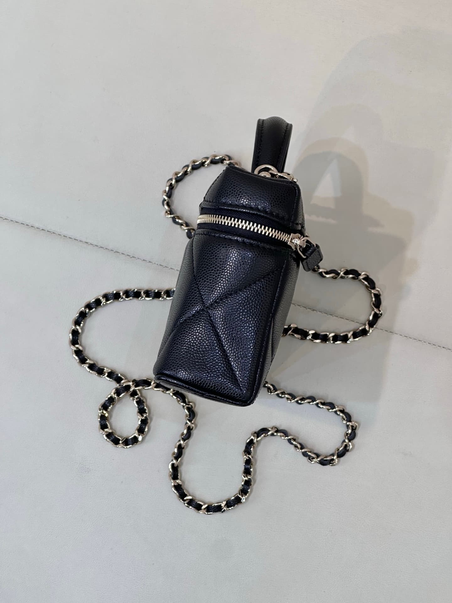 Chanel Vanity with Chain Grained Shiny Calfskin & Gold-Tone Metal Black AP4936 TOP