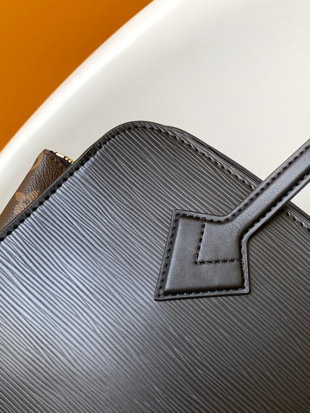 Louis Vuitton Varenne East West Black Epi leather M11791 High