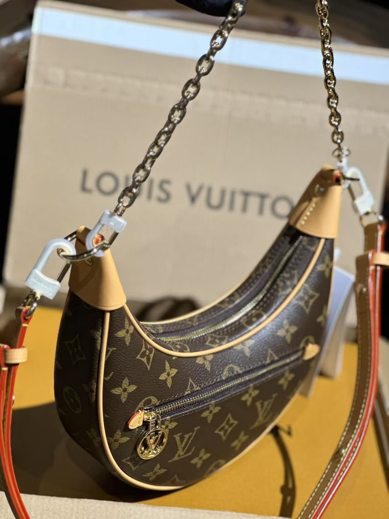Louis Vuitton LOOP Handbag Monogram coated canvas M81098 High
