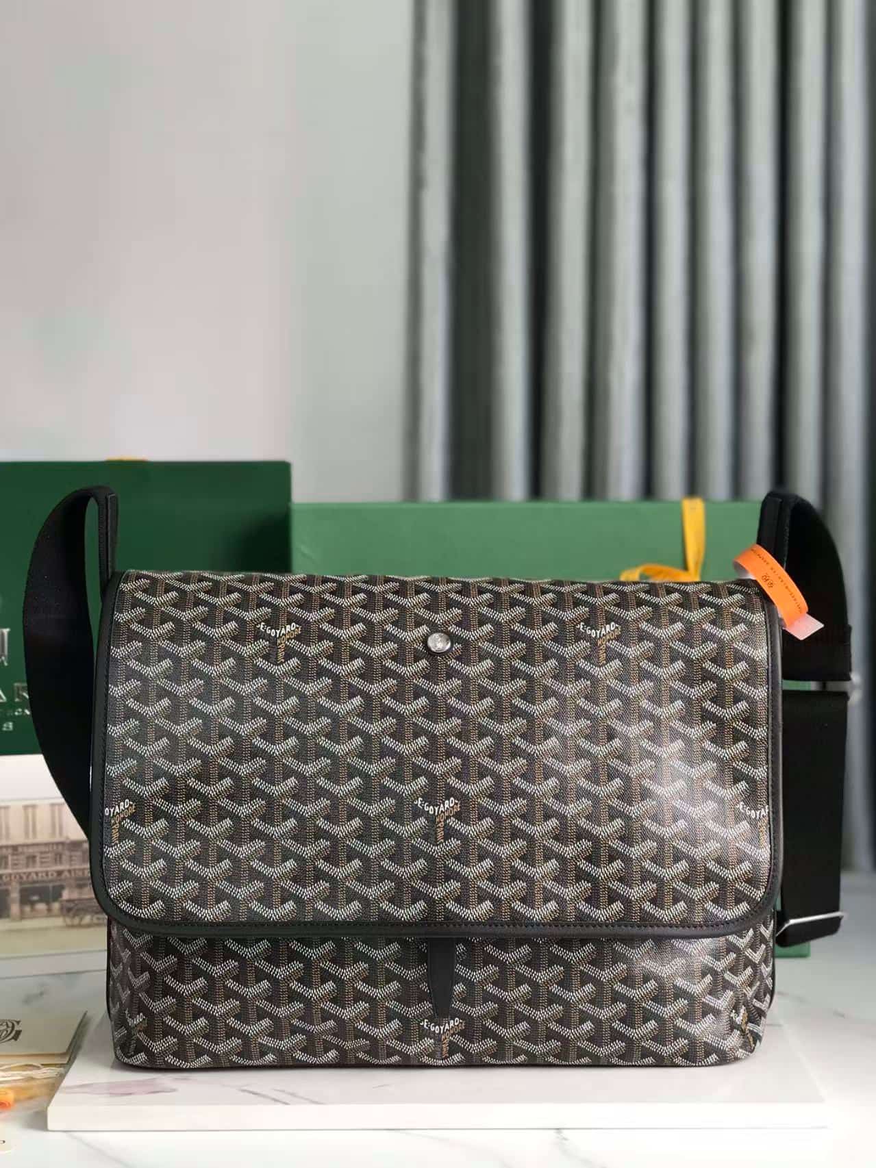 GOYARD Capetien Messenger Bag High