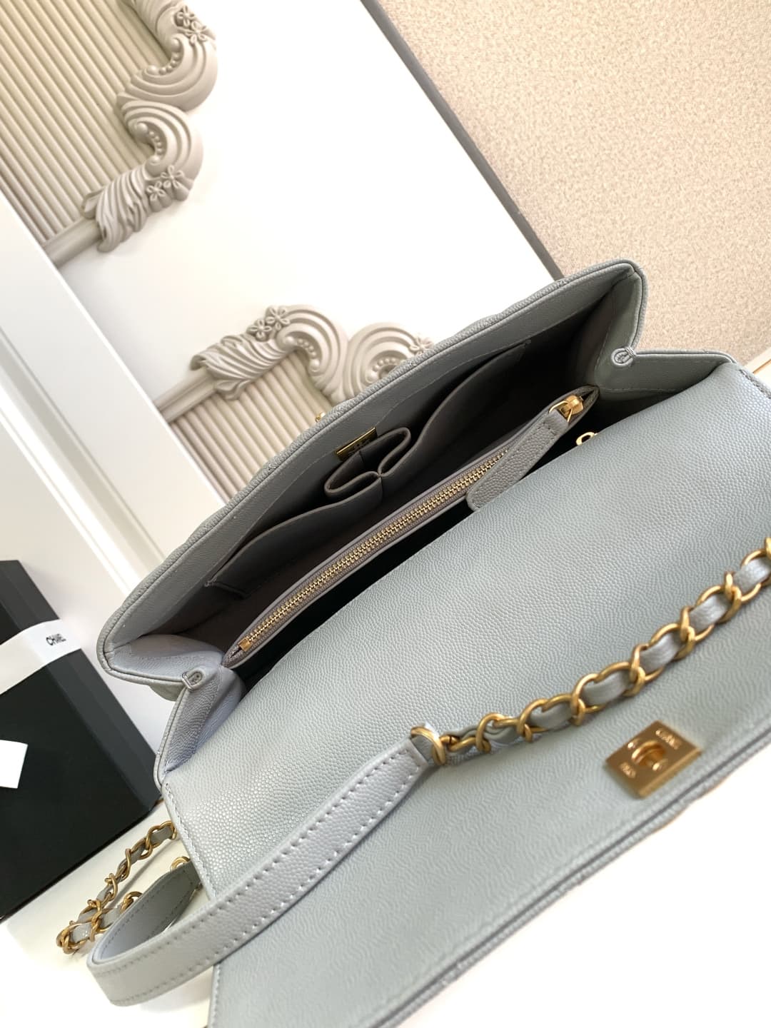 Medium FLAP BAG WITH TOP HANDLE Grained Calfskin A92991 Grey-binding Gold Metal A