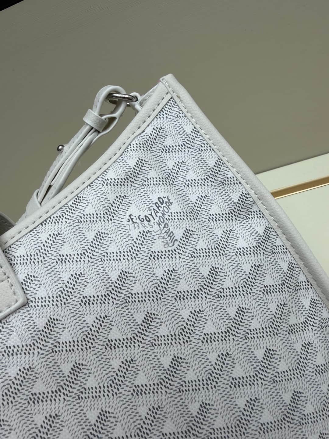 Goyard Musette PM bag in white Goyardine canvas Mid