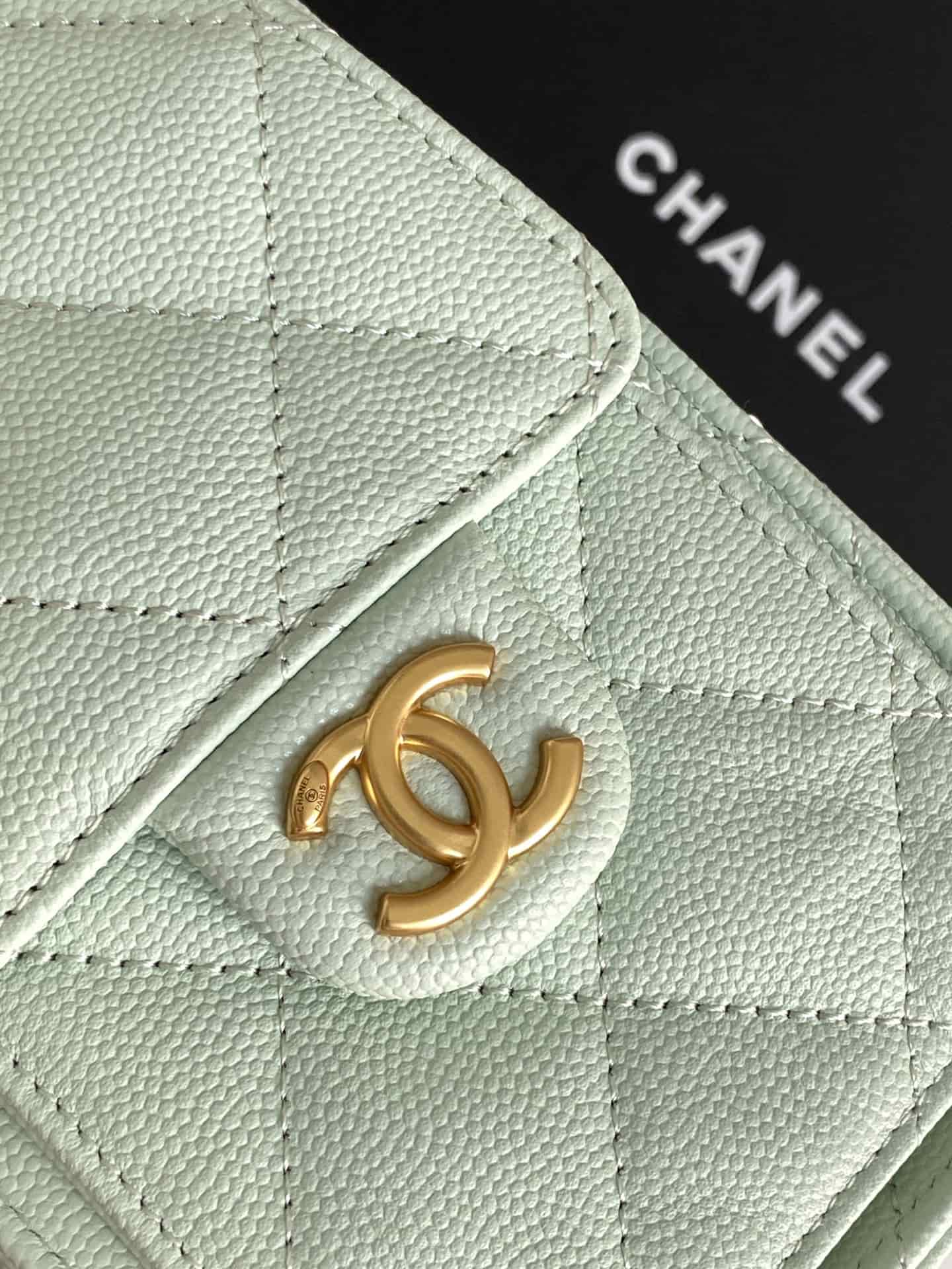 Chanel 25 Mini Hobo handbag AS5631 Grained calfskin & gold-tone metal Green A