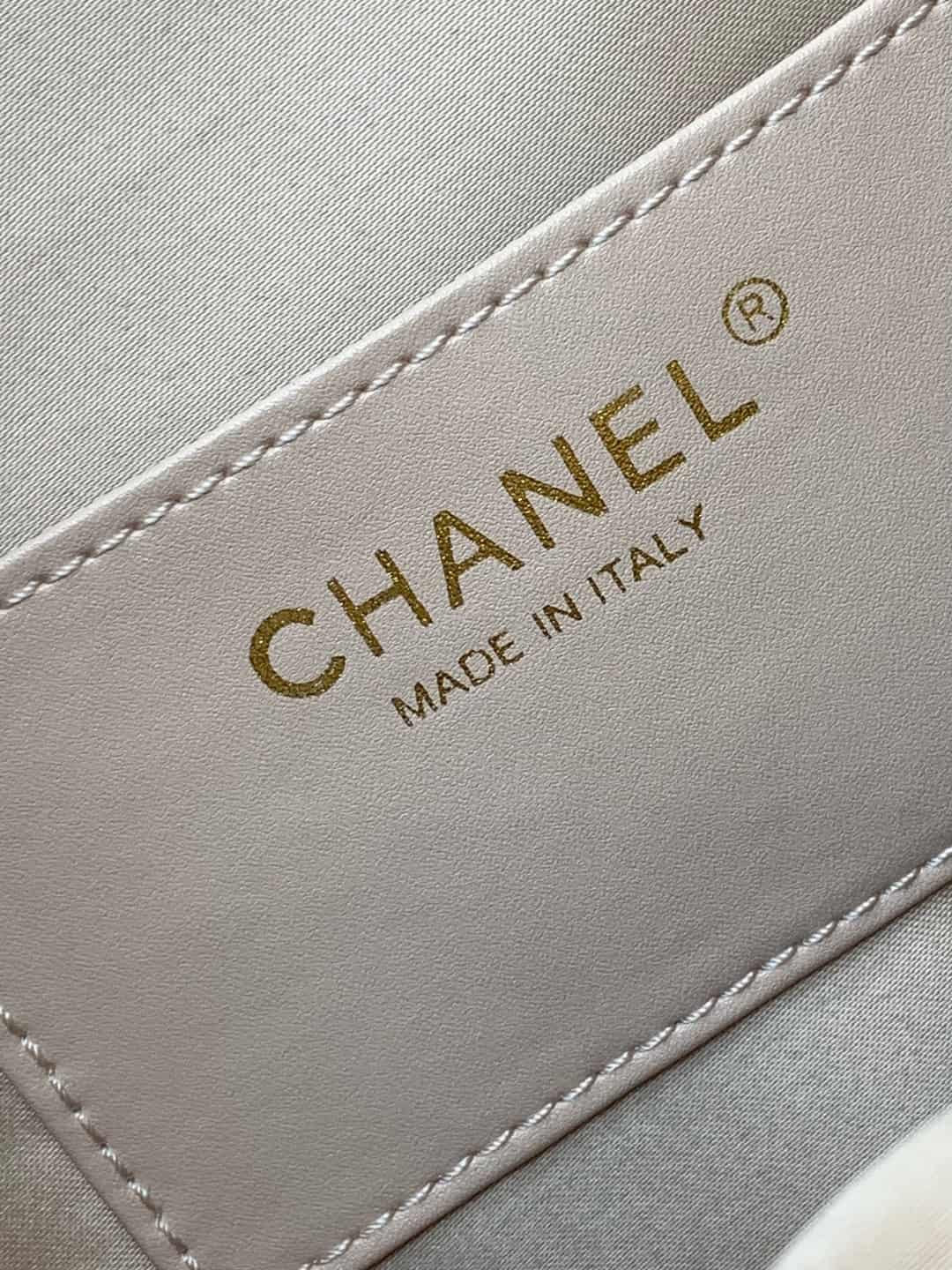 Chanel 25 Medium Hobo Medium handbag AS5311 Grained Calfskin & Gold-tone Metal Beige A