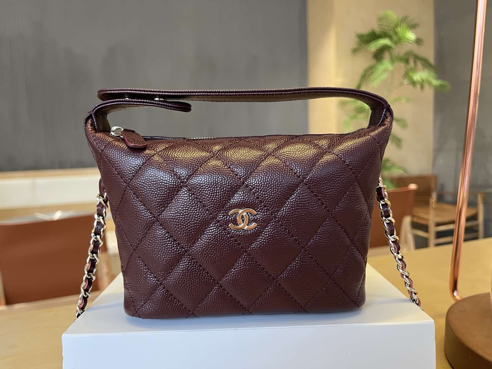 Chanel 25C Quilted Hobo Clutch on Chain Grained Calfskin & Gold Metal AP4386 A