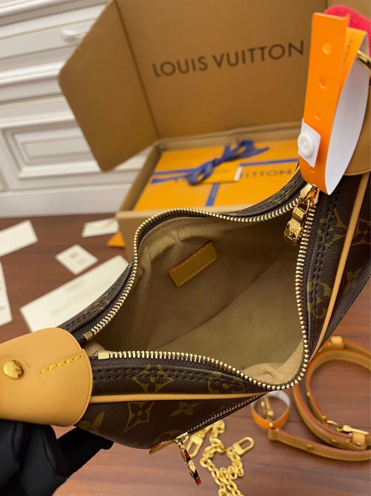 Louis Vuitton LOOP Handbag Monogram coated canvas M81098 Top