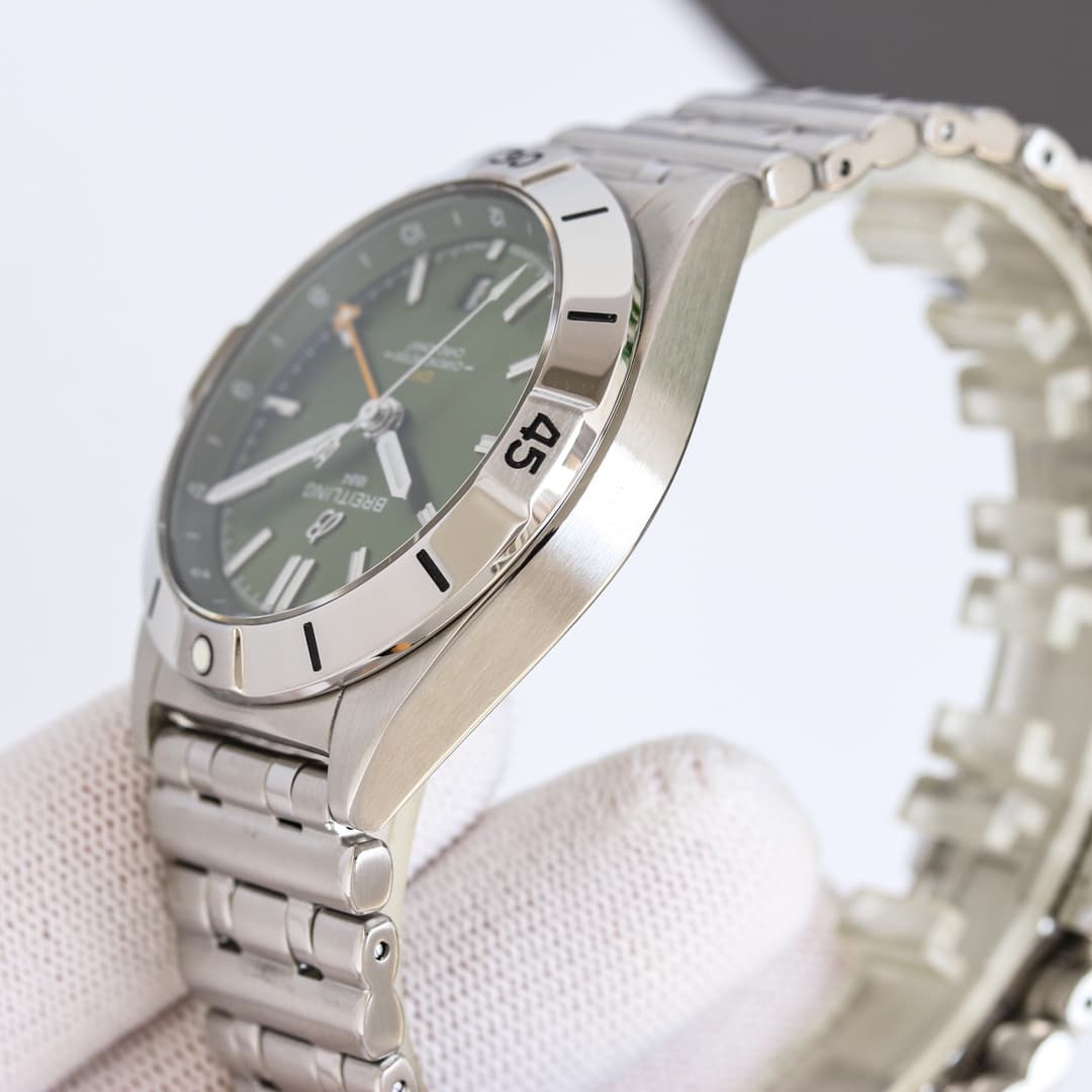 Breitling Chronomat Automatic GMT 40 Watch TOP