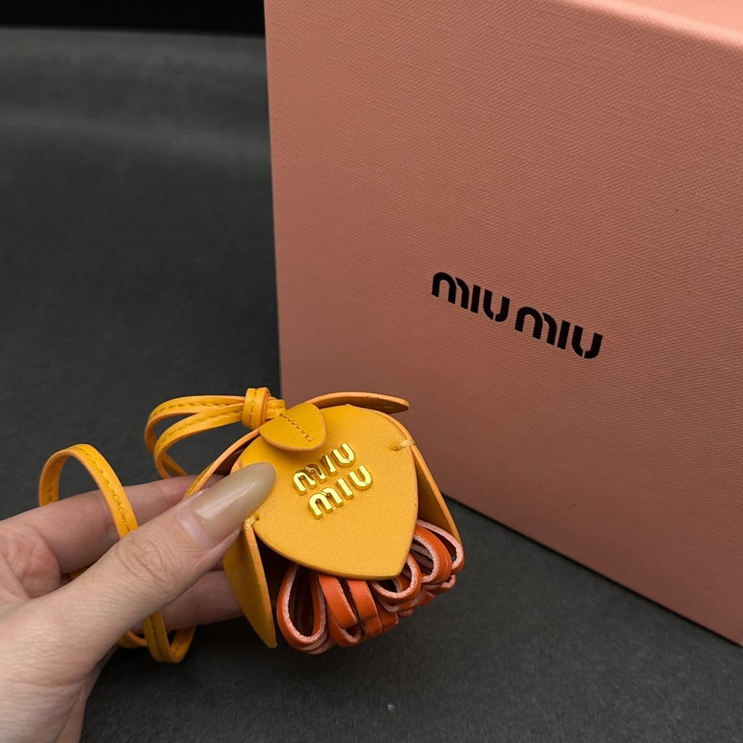 Miu Miu flower Logo-Lettering Leather Bag Charm
