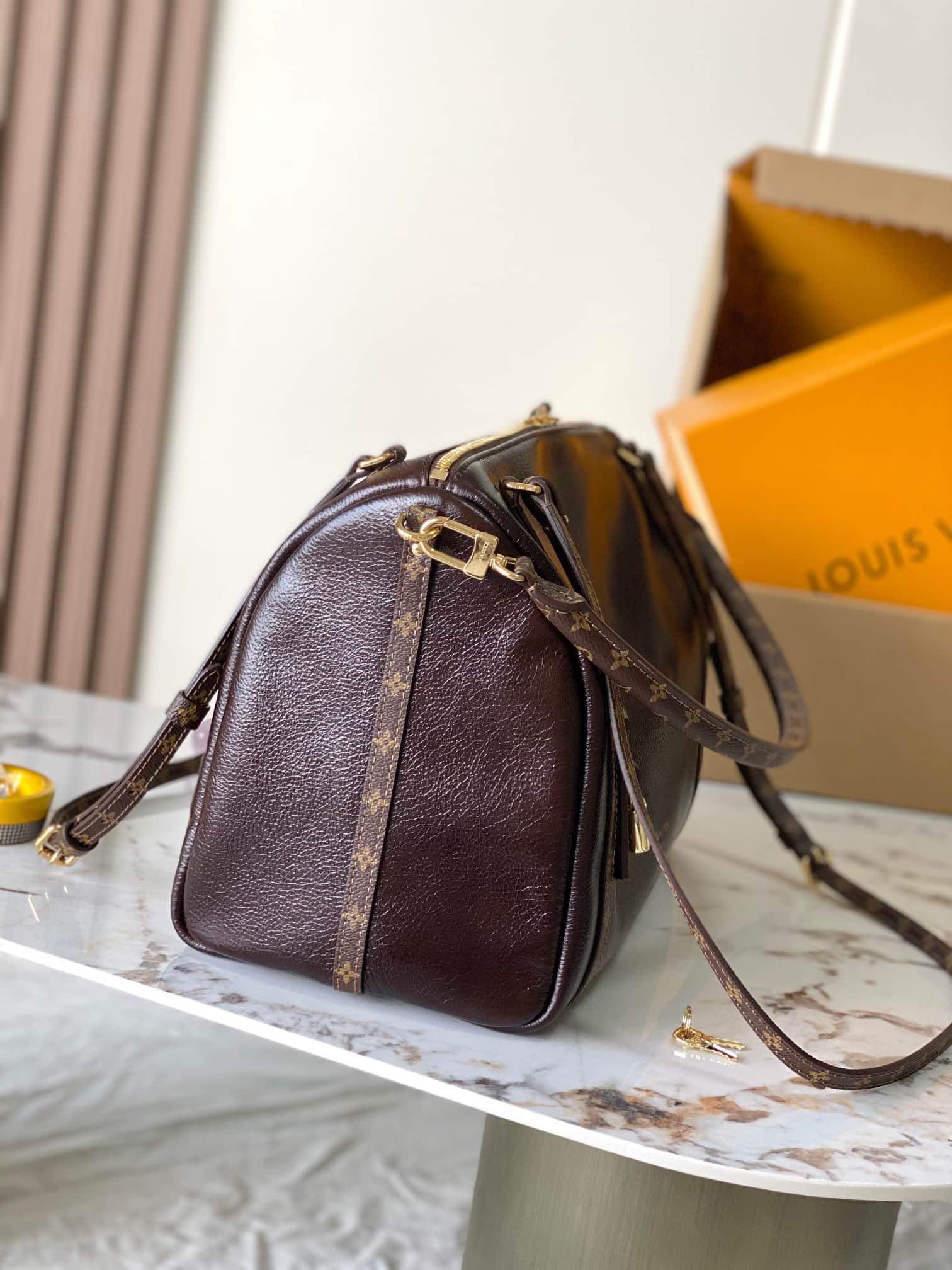 Louis Vuitton Express MM Calfskin leather Monogram Saga/Acajou M26359 TOP