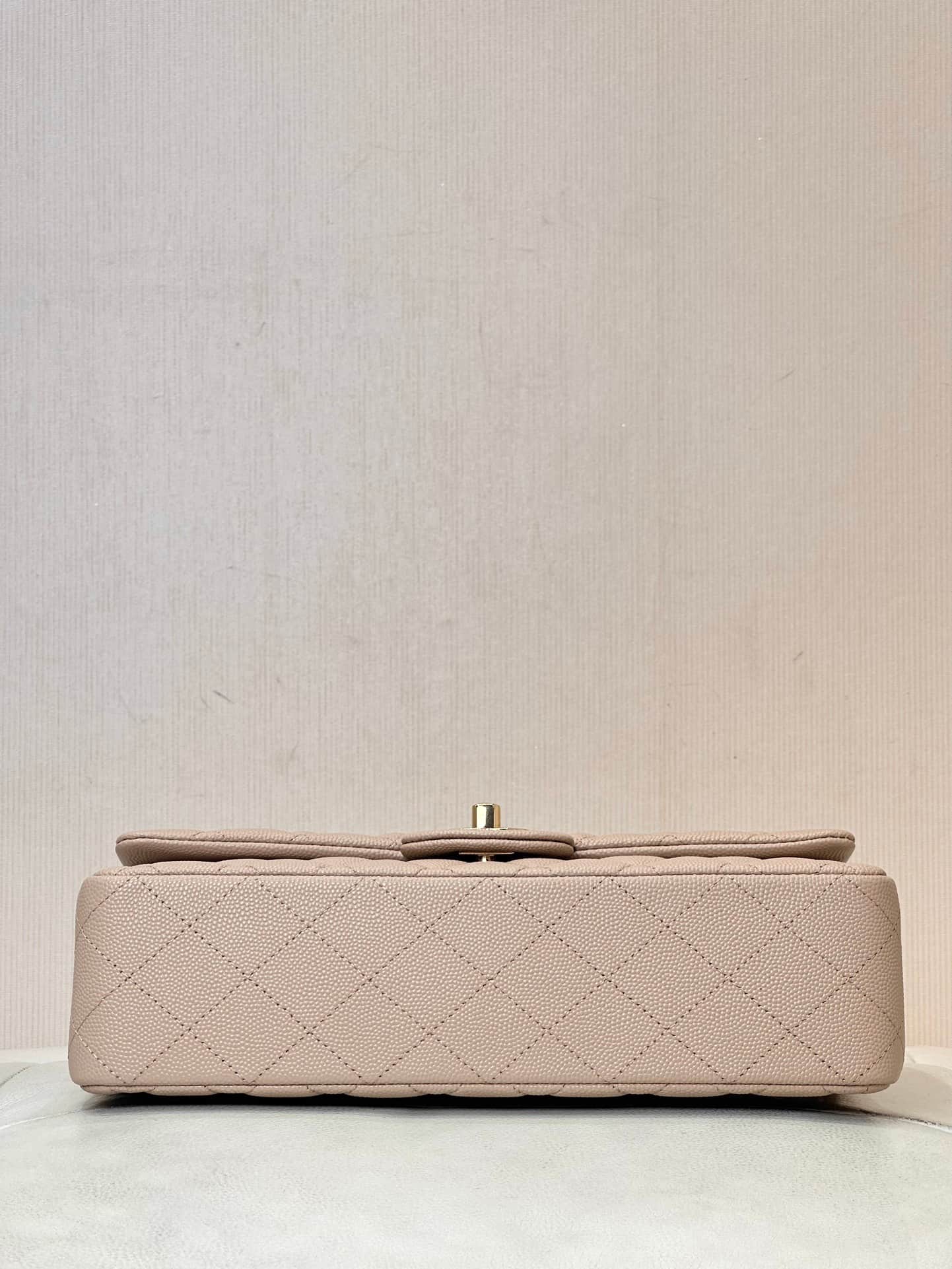 Chanel Medium CLASSIC HANDBAG Grained  Calfskin & Gold-Tone Metal Light Beige TOP