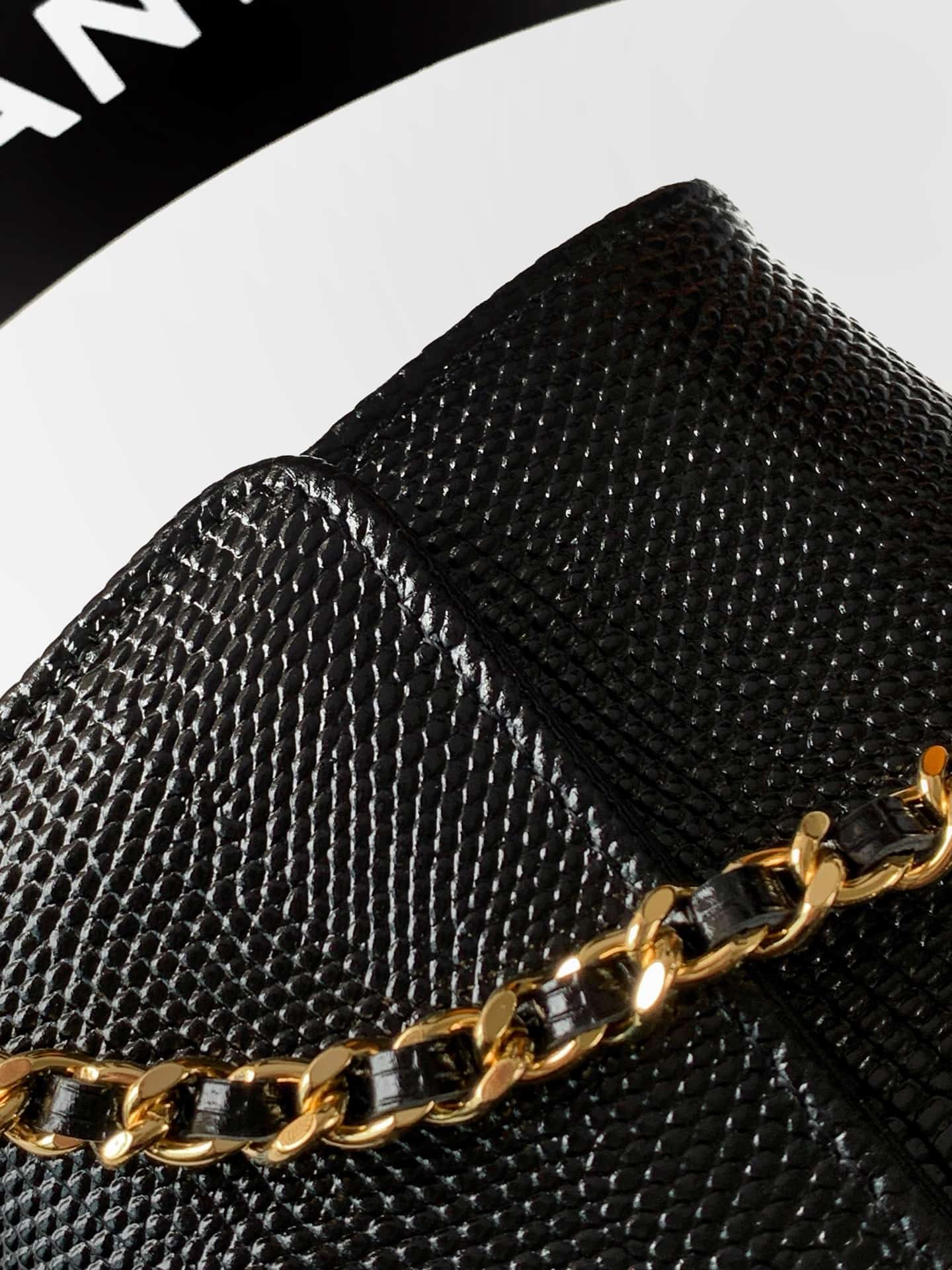 Chanel Clutch with chain Lizard Embossed Calfskin & Gold-Tone Metal Black AP5280 A