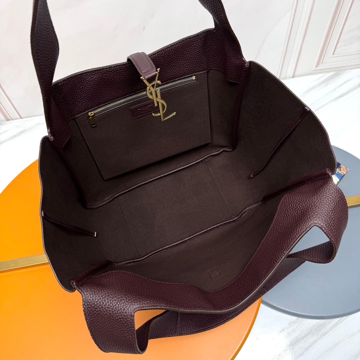 LE 5 À 7 BEA in grained leather 763435 RAISIN High