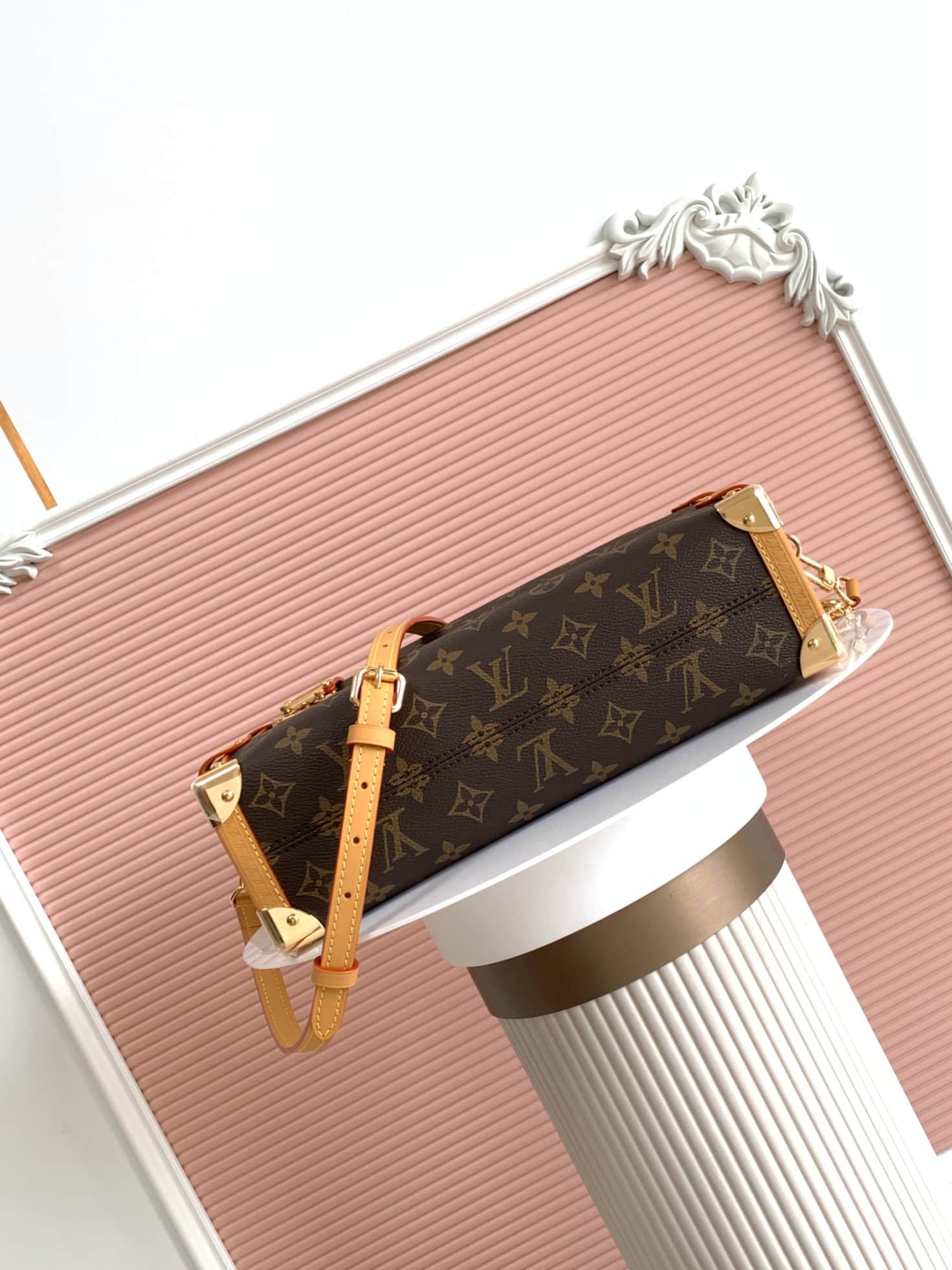 Louis Vuitton Side Trunk GM Monogram coated canvas M14513 High