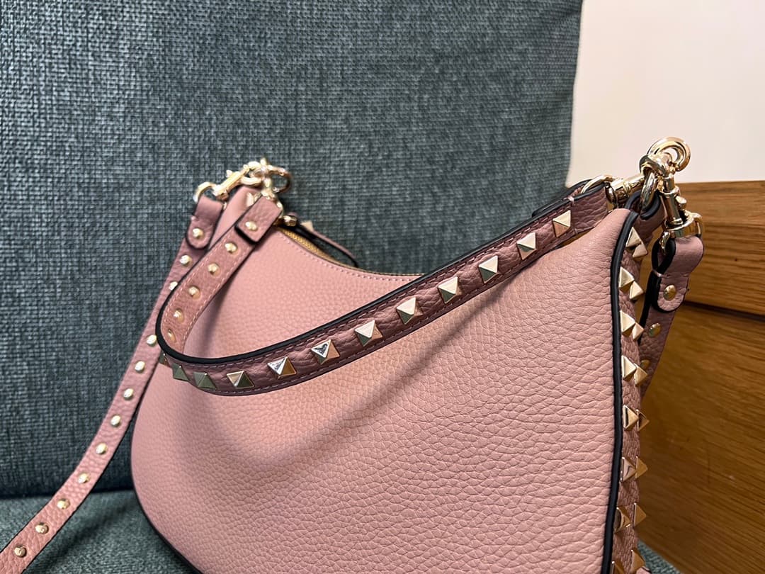 Valentino Garavani Rockstud Hobo bag in grainy pink calfskin high