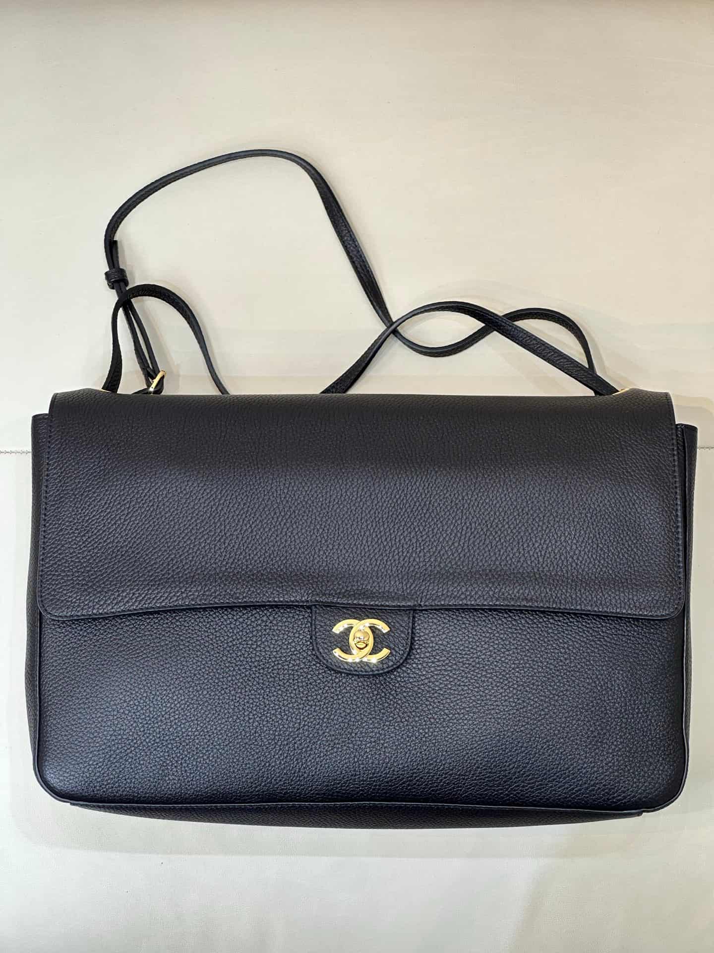 Chanel Maxi Flapbag Grained Calfskin & Gold Metal Black AS6233 TOP