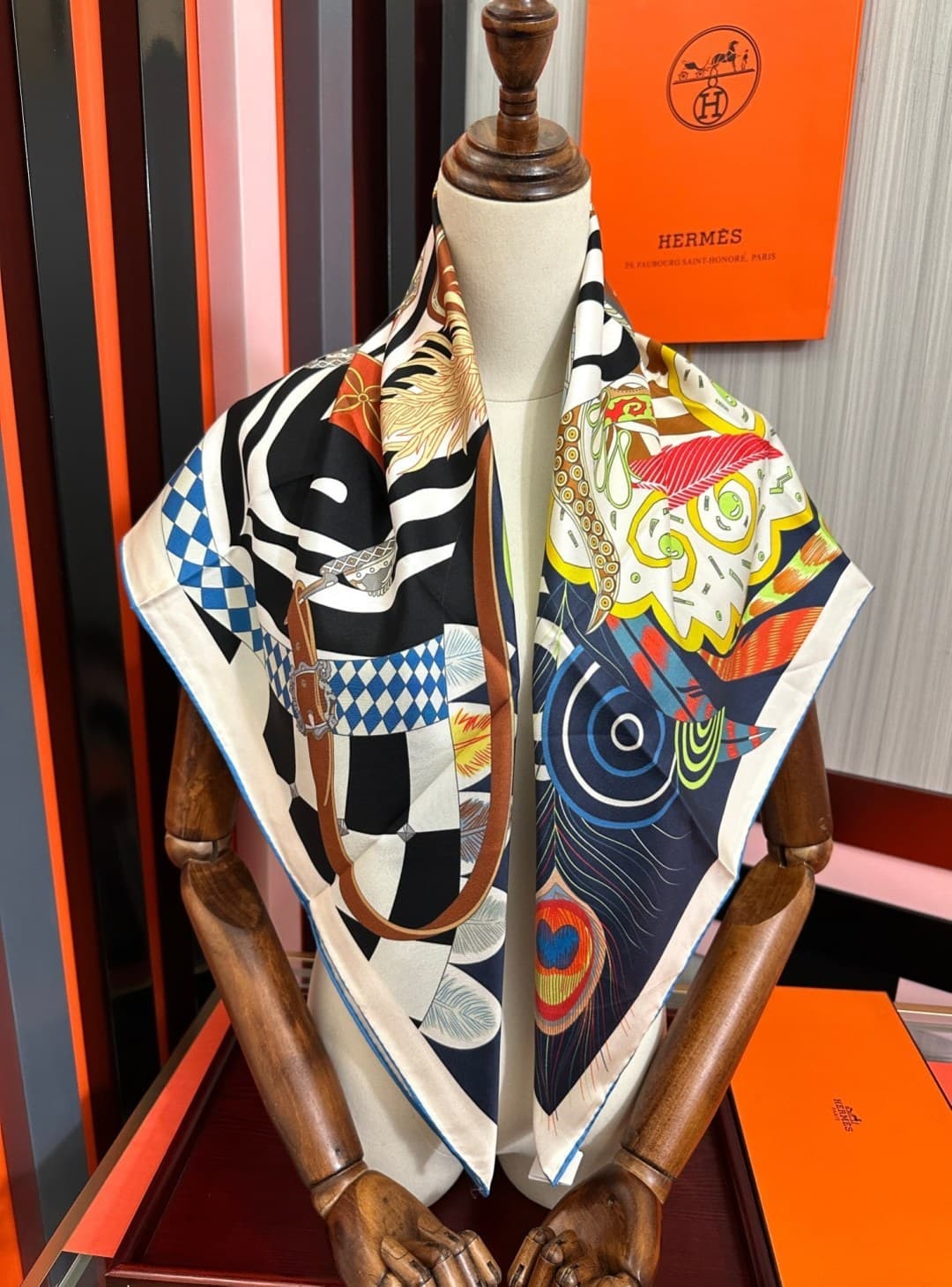 Hermès Cheval Masque Shawl Scarf
